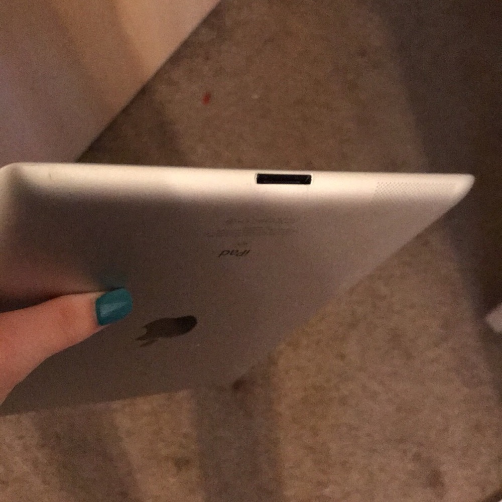 iPad - Picture 2 of 6